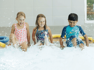 Bewegungsangebot f&uuml;r Kinder im Wasser