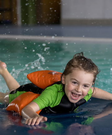 Kinder ab 4 Jahren schwimmen lernen schwimschule mit Eltern