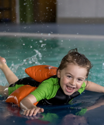 Kinder ab 4 Jahren schwimmen  lernen schwimschule mit Eltern