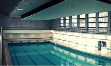 Spielerisch Schwimmen lernen in kleinen Gruppen und familiärer Atmosphäre. In Essen-Altenessen finden unsere Schwimmkurse im SGZ Altenessen statt.
