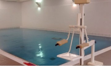 Spielerisch Schwimmen lernen in kleinen Gruppen und familiärer Atmosphäre. In Wuppertal-Barmen finden unsere Schwimmkurse im Petruskrankenhaus statt.