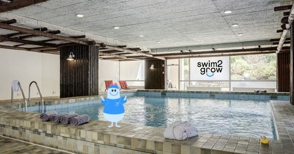 Unser Schwimmbad in Leverkusen für die Kurse unserer Schwimmschule ein großes Hotelschwimmbad mit gemusterten Fließen
