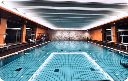 Schwimmbecken in der Reha Saale