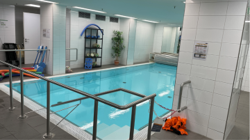 Schwimmbecken im Contilia Therapie & Reha