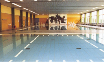 Die Schwimmbecken in Ilvesheim für die Kurse unserer Schwimmschule ein großes Lehrschwimmbecken sowie ein 25 Meter langes Schwimmerbecken