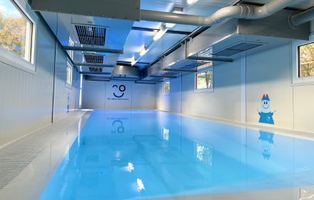 Schwimmbecken im Schwimmcontainer