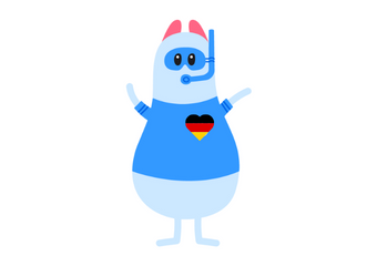 Bobo Boje mit Schnorchel, auf seinem T-Shirt ist ein Herz mit den Nationalfarben Deutschlands.
